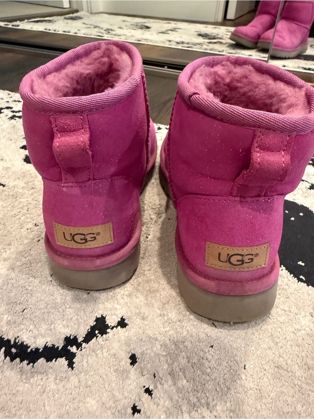 GUC UGG Short Pink Suede Boots